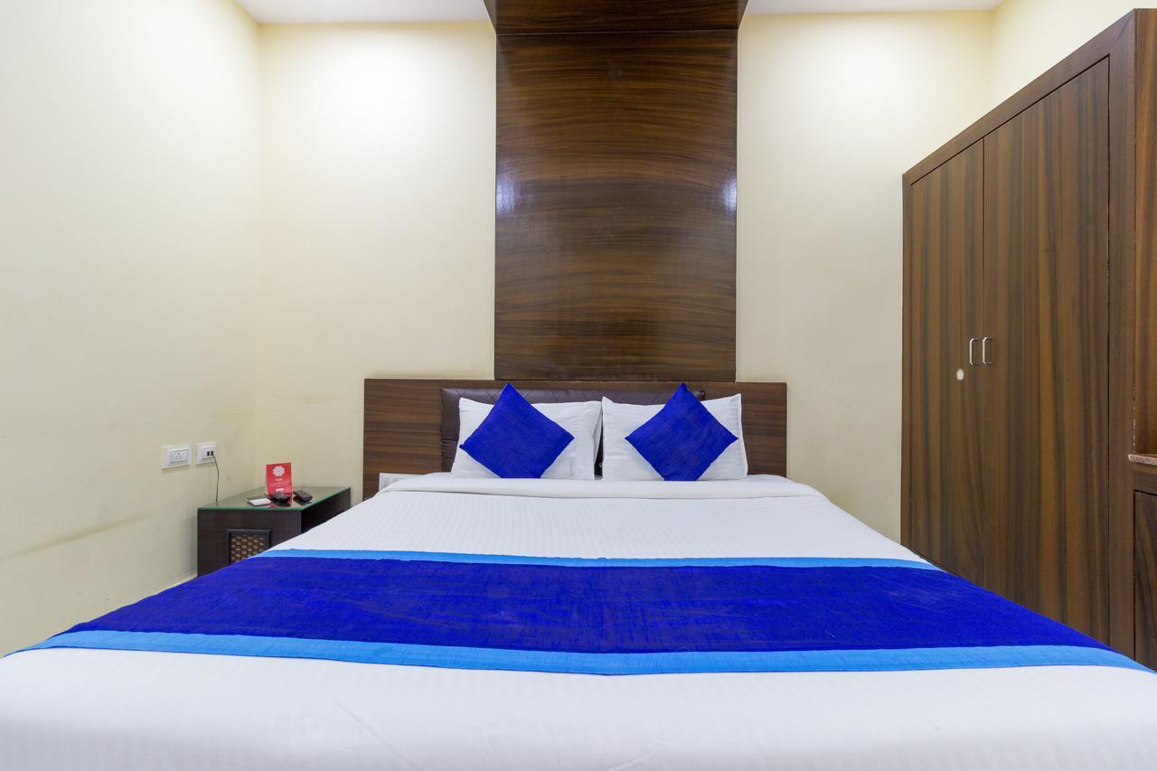 Oyo 7627 Royal Plaza Hotell Hyderabad Exteriör bild