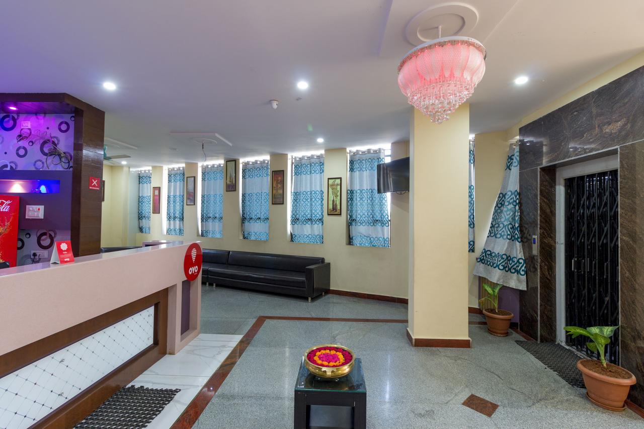 Oyo 7627 Royal Plaza Hotell Hyderabad Exteriör bild