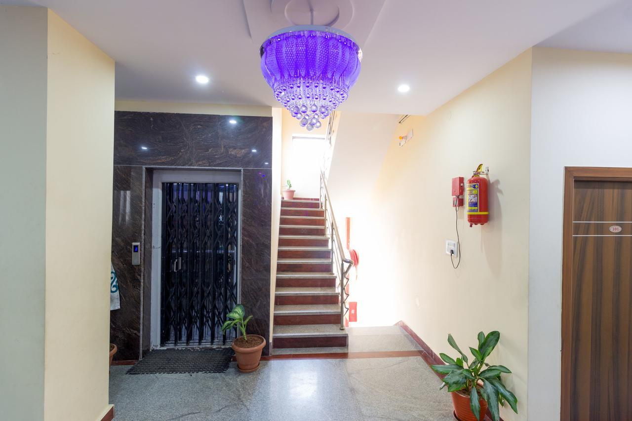 Oyo 7627 Royal Plaza Hotell Hyderabad Exteriör bild