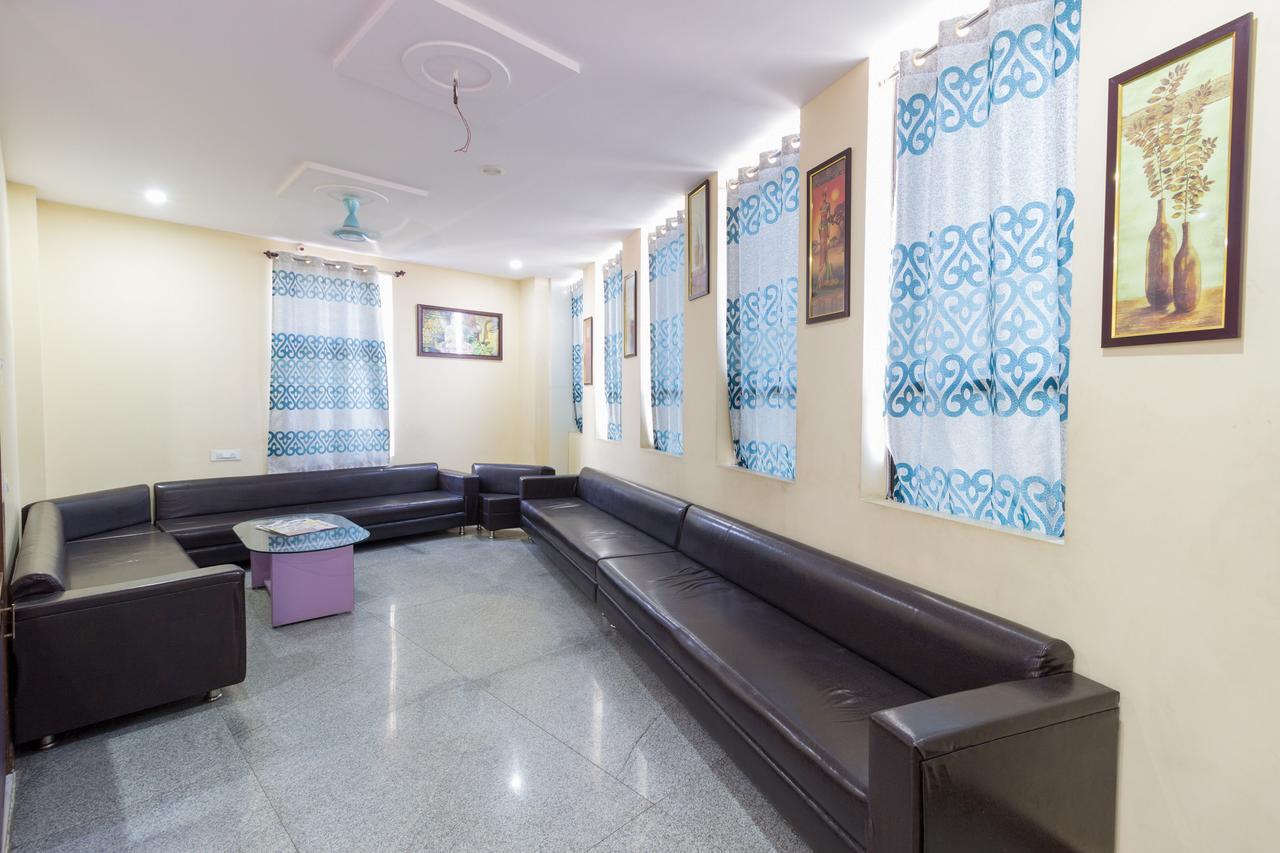 Oyo 7627 Royal Plaza Hotell Hyderabad Exteriör bild