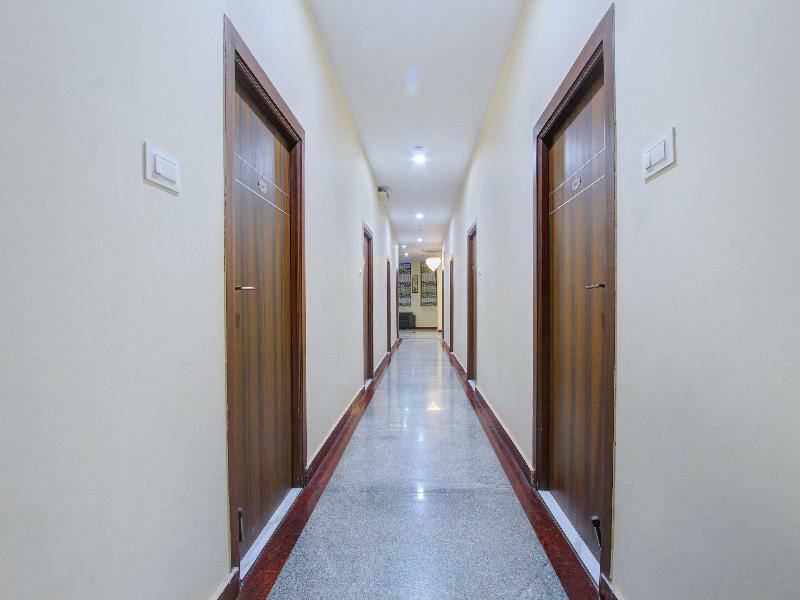 Oyo 7627 Royal Plaza Hotell Hyderabad Exteriör bild